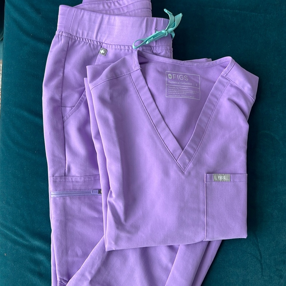Figs scrubs
